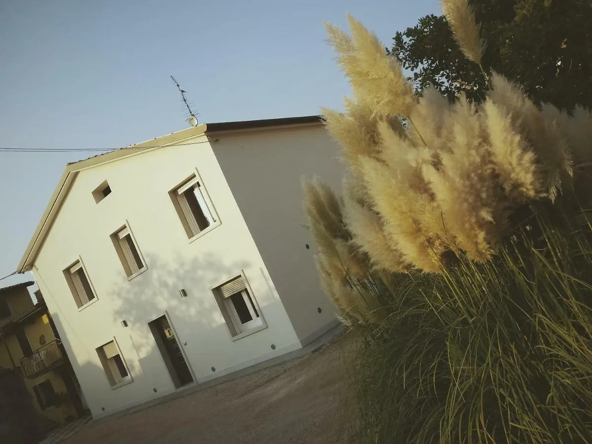 The White Building - Rooms Costermano Guest house